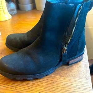 Sorel Emilie zip boots